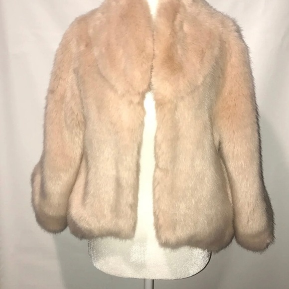 Gorgeous faux fur BCBG pale pink coat - Picture 3 of 5